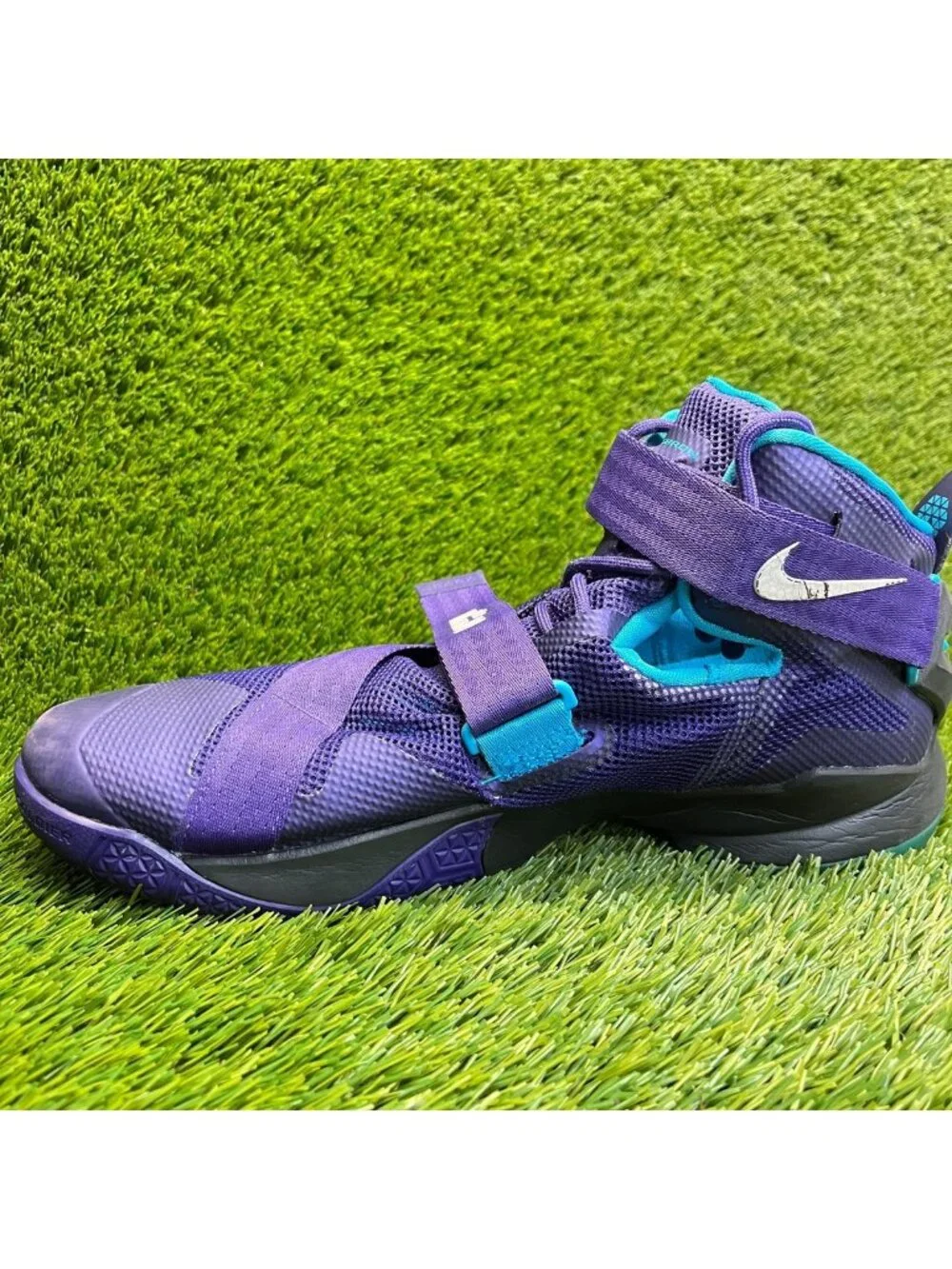 Nike LeBron Soldier 9 Mens Size 12.5 Purple Athletic Basketball Shoes Sneakers